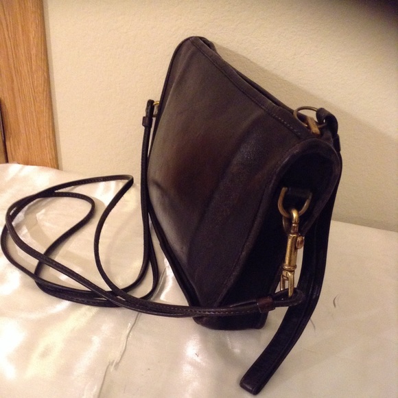 ❌❌SOLD SOLD❌❌Black Vintage Coach Crossbody - Picture 5 of 8